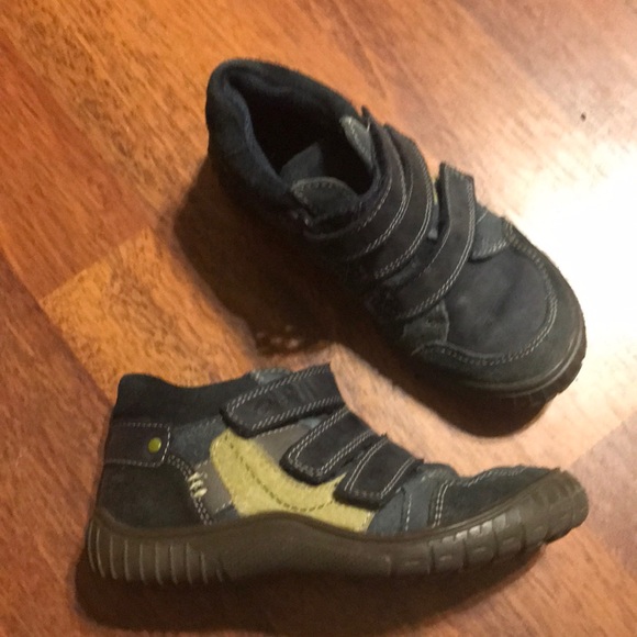 clarks boys shoes size 4